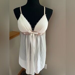 Women’s Linea Donatella ivory lingerie intimates nightie. Size medium